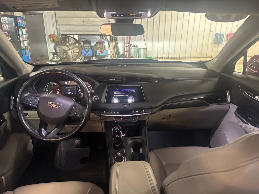 Used 2019 Cadillac XT4 Premium Luxury AWD/4WD image 18
