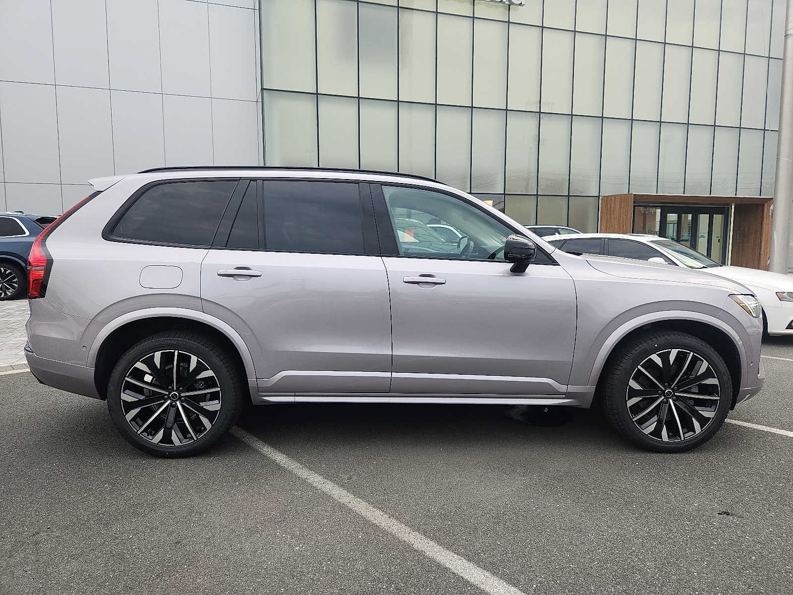 Used 2026 Volvo XC90 B6 Ultra w/ Protection Package Premier AWD/4WD image 7