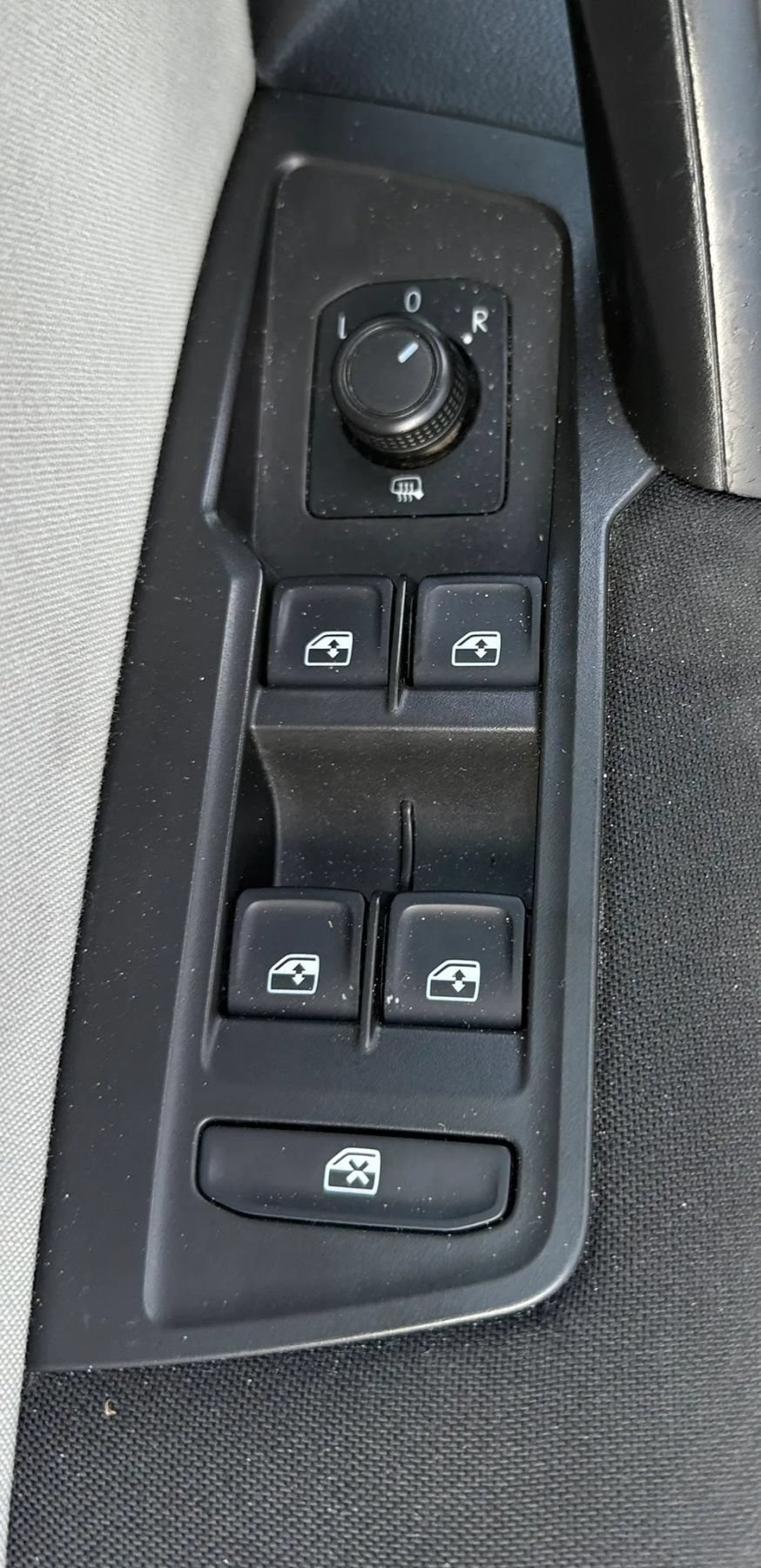 Used 2020 Volkswagen Tiguan S FWD image 21