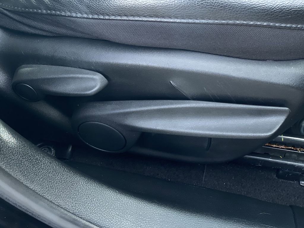 Used 2023 Jeep Compass Limited image 40