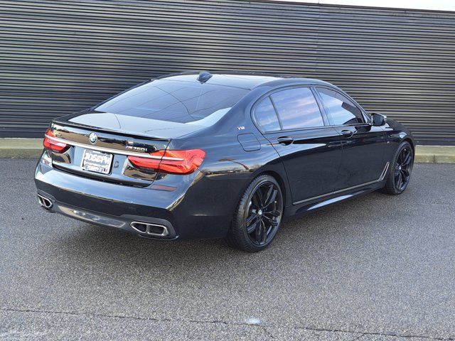Used 2019 BMW M760i xDrive w/ Luxury Rear Seating Package image 3