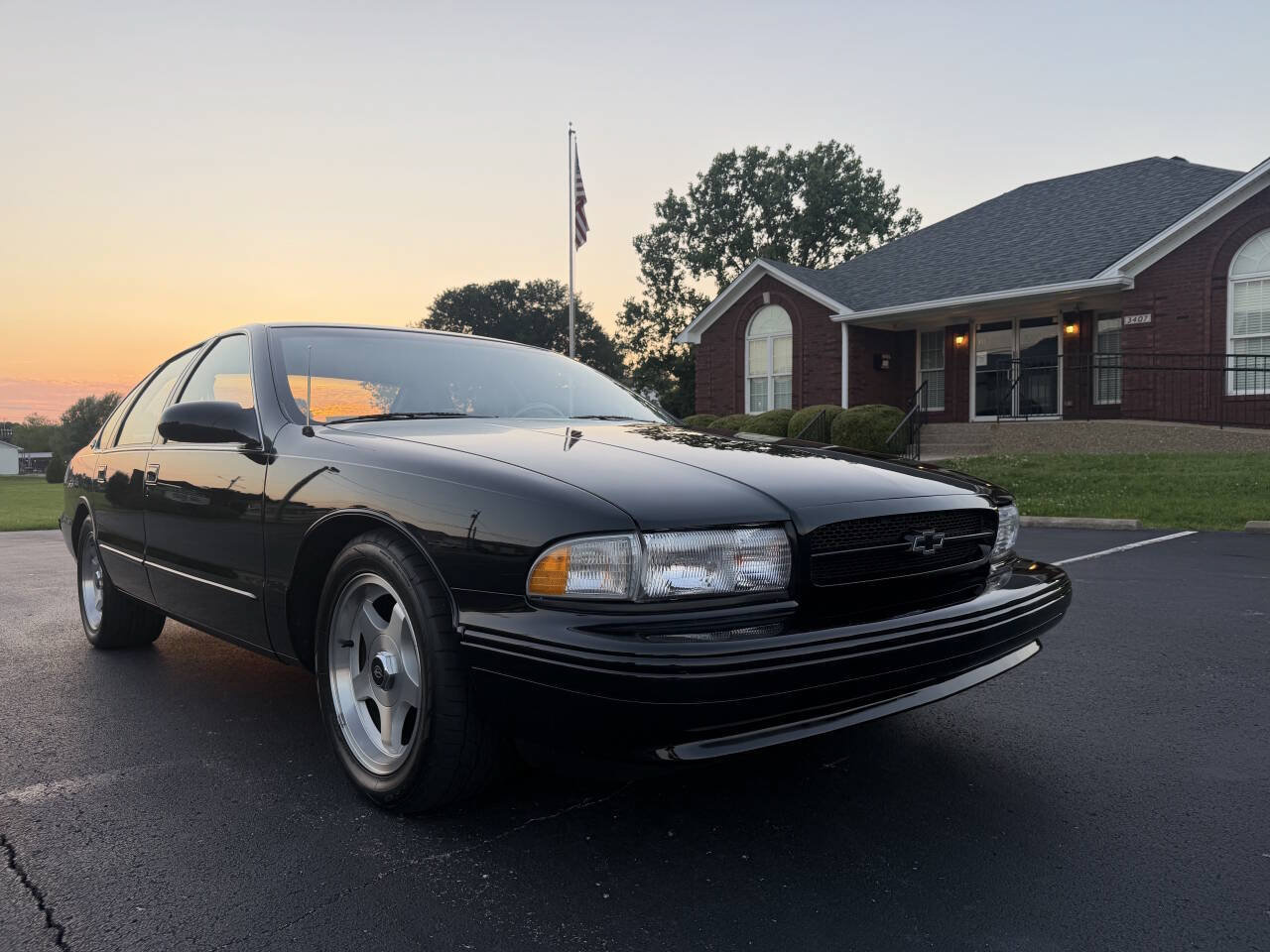 Used 1996 Chevrolet Impala SS RWD image 8