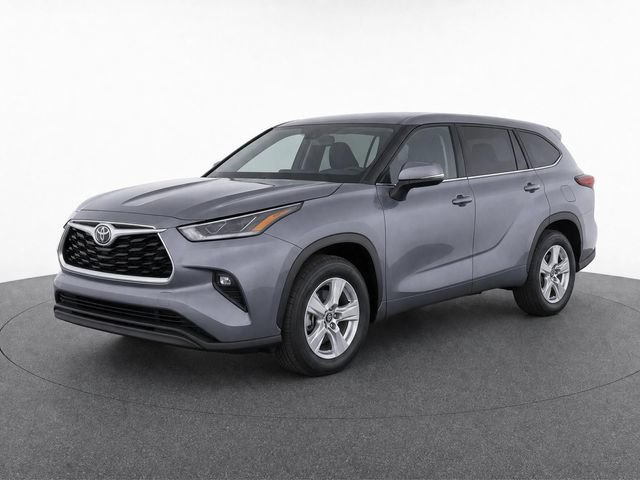 Used 2023 Toyota Highlander LE FWD image 1