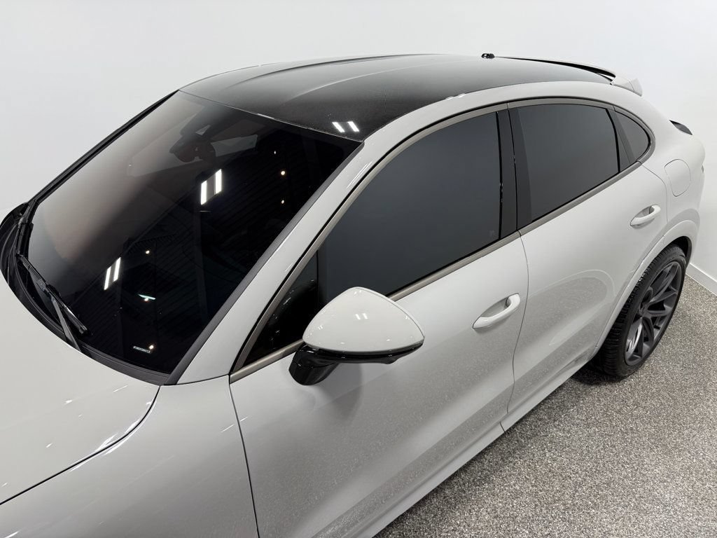 Used 2025 Porsche Cayenne Turbo AWD/4WD image 6