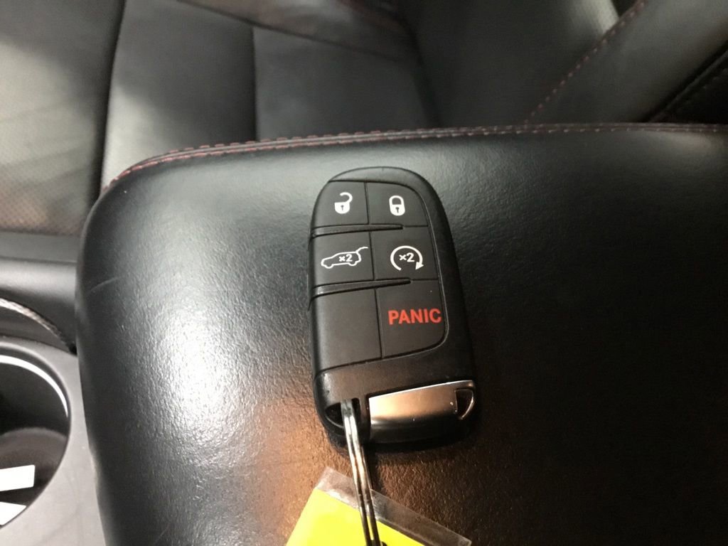 Used 2022 Dodge Durango R/T w/ Blacktop Package AWD/4WD image 10