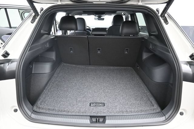 New 2026 Volkswagen Tiguan SE R-Line AWD/4WD image 12