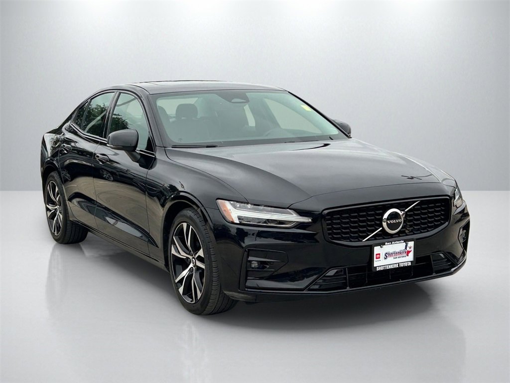 Used 2024 Volvo S60 B5 Core image 3