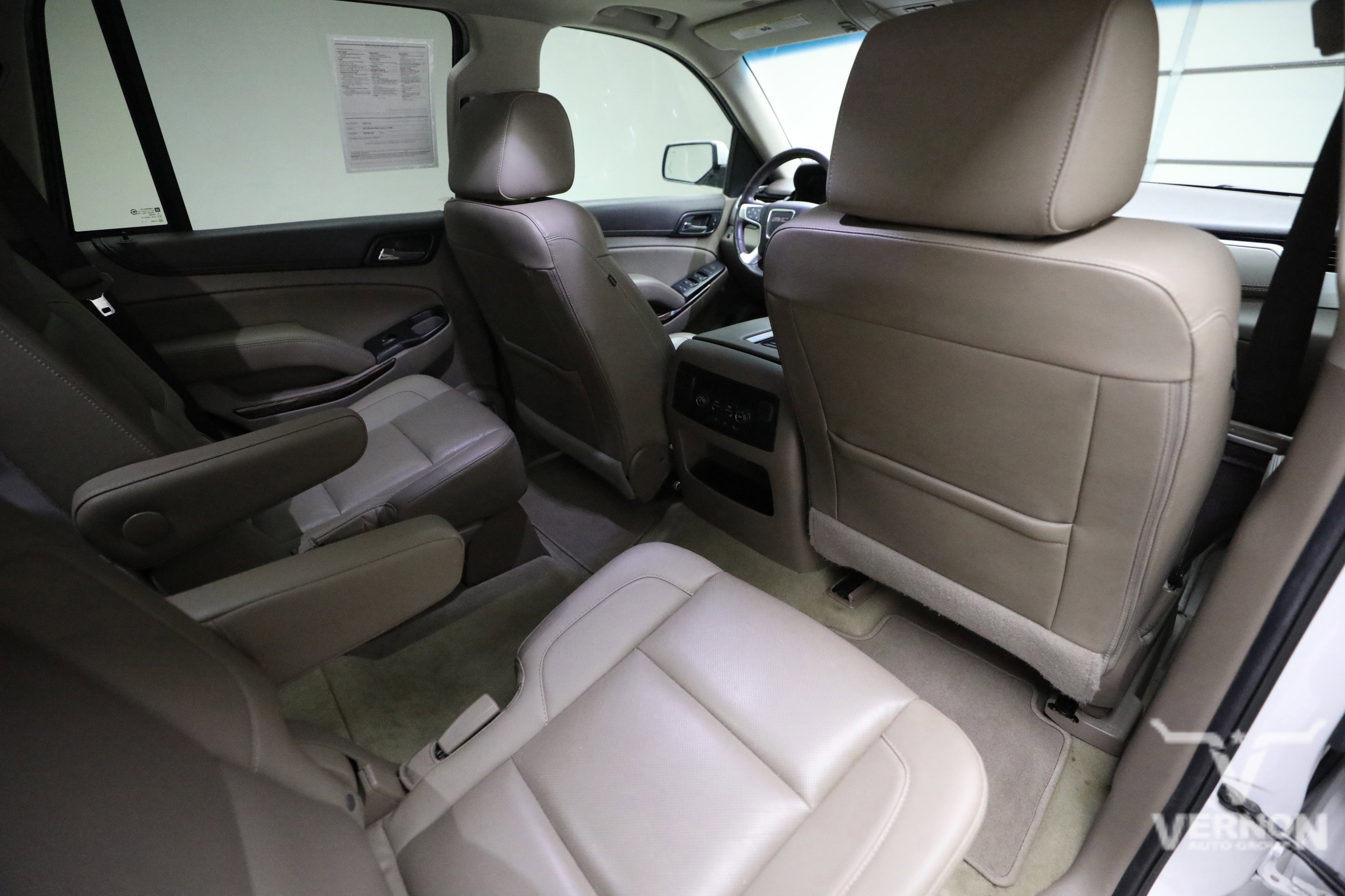Used 2017 GMC Yukon SLT w/ Premium Edition RWD image 12