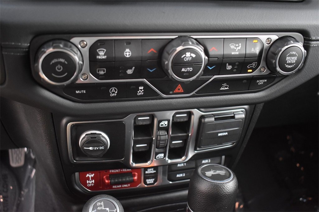 Used 2024 Jeep Wrangler Unlimited Rubicon w/ Technology Group image 33