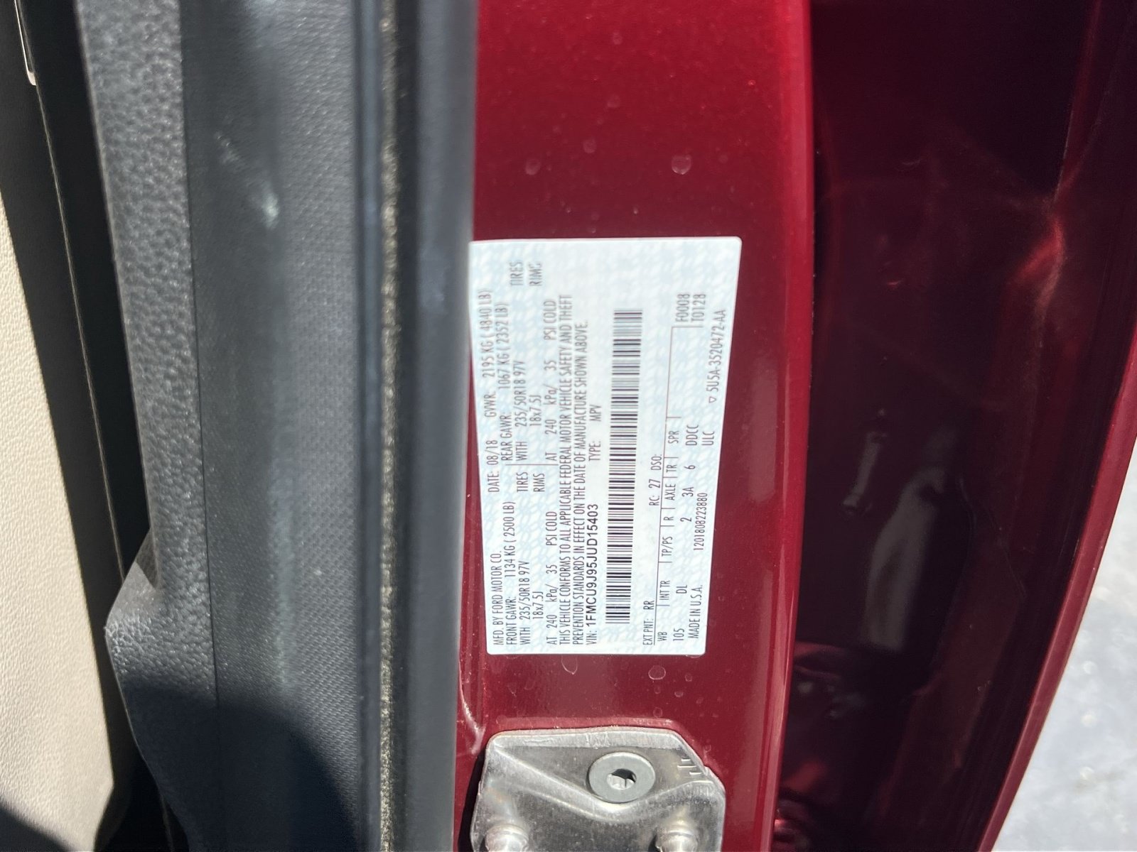 Used 2018 Ford Escape Titanium w/ Ford Safe & Smart Package AWD/4WD image 28