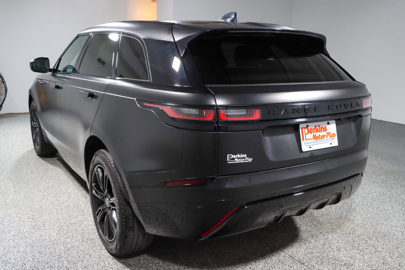 Used 2023 Land Rover Range Rover Velar R-Dynamic S AWD/4WD image 9