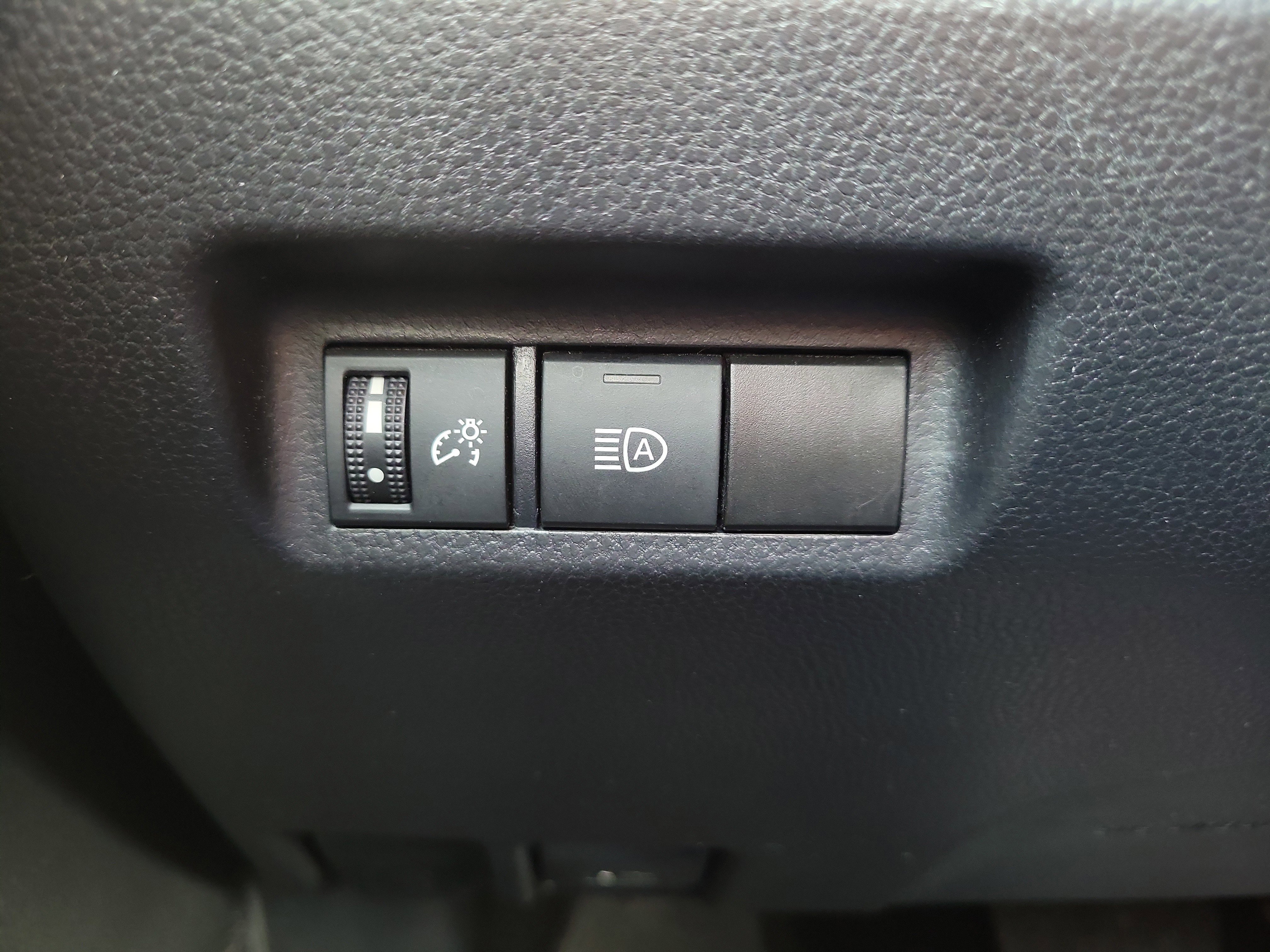 Used 2024 Toyota RAV4 LE image 20