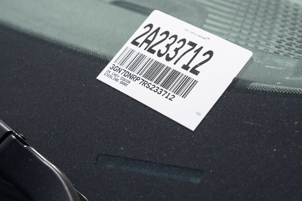Used 2024 Chevrolet Equinox EV RS FWD image 40