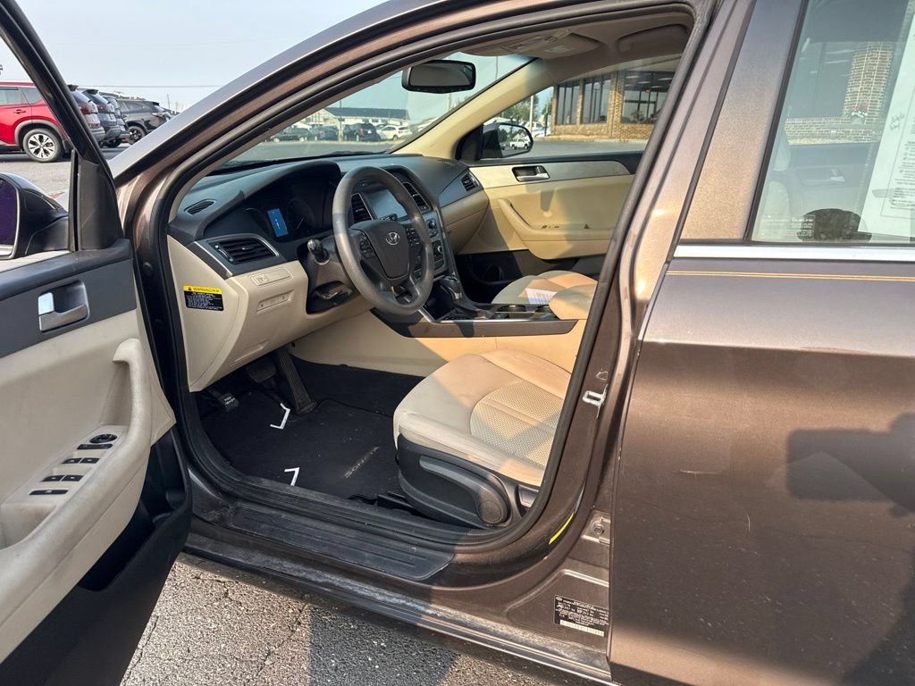 Used 2017 Hyundai Sonata SE FWD image 10