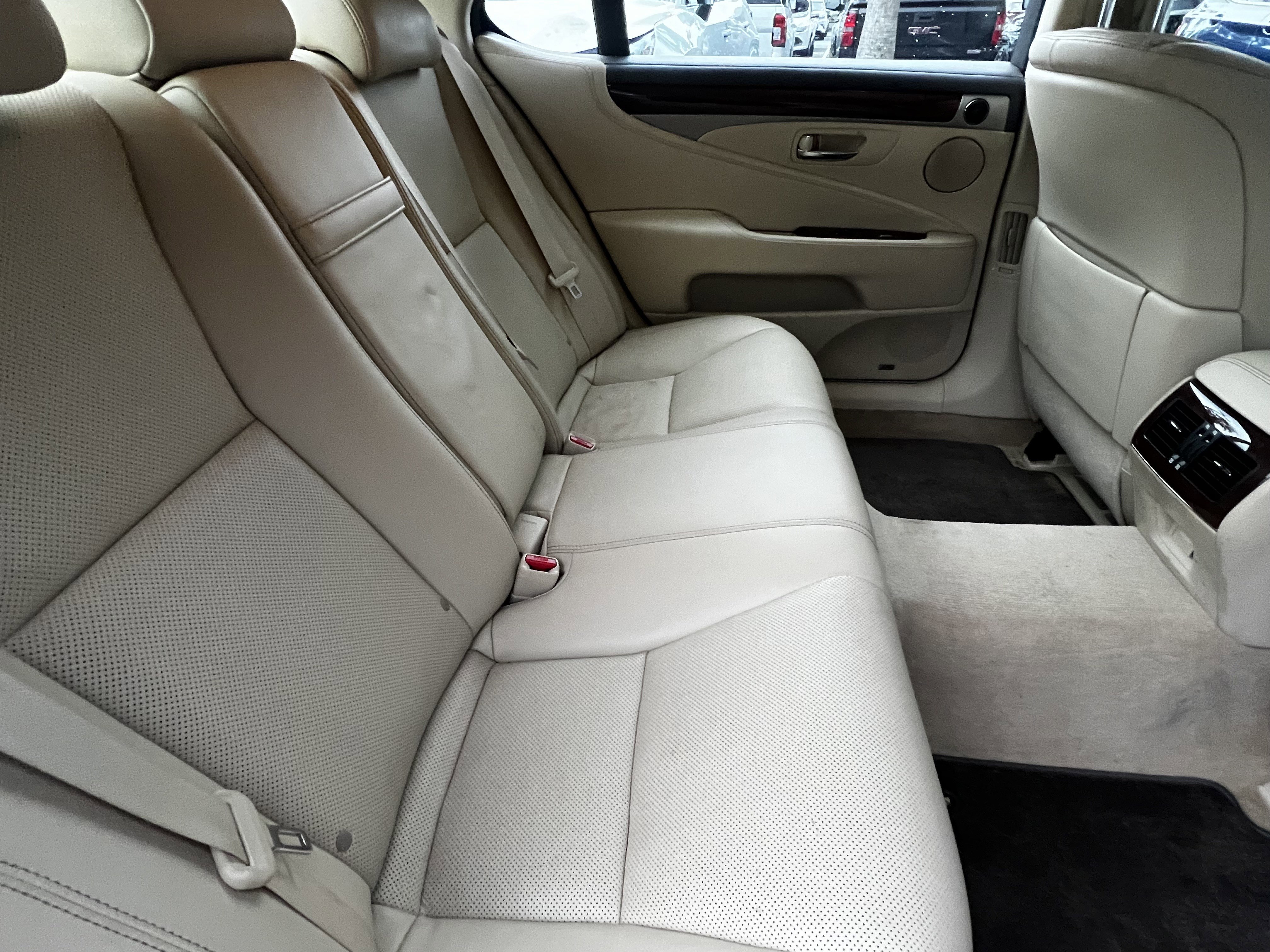 Used 2013 Lexus LS 460 L w/ Preferred Accessory Package RWD image 41