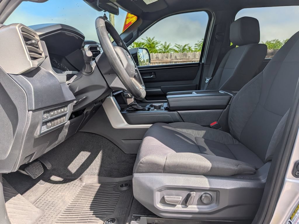 Used 2026 Toyota Tundra SR5 w/ SR5 Convenience Package AWD/4WD image 11