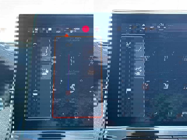 Certified 2023 Jeep Compass Latitude image 23