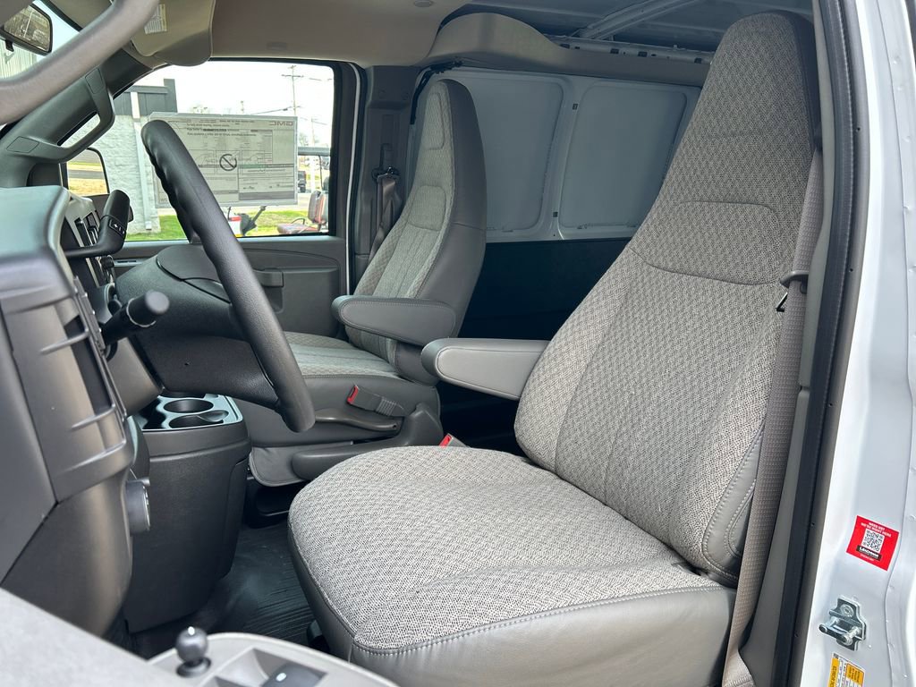 New 2026 GMC Savana 3500 Work Van 3D Extended Cargo Van RWD image 12