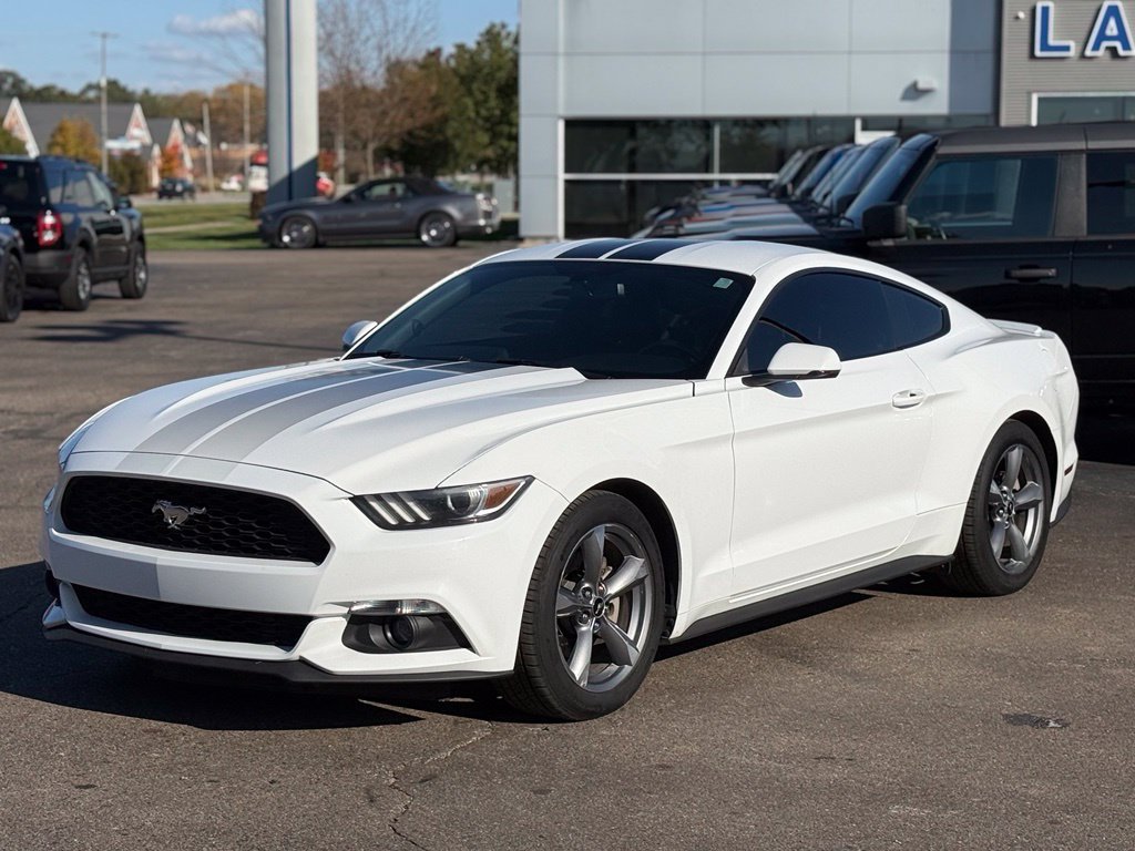 Used 2016 Ford Mustang Premium w/ Equipment Group 201A RWD image 28