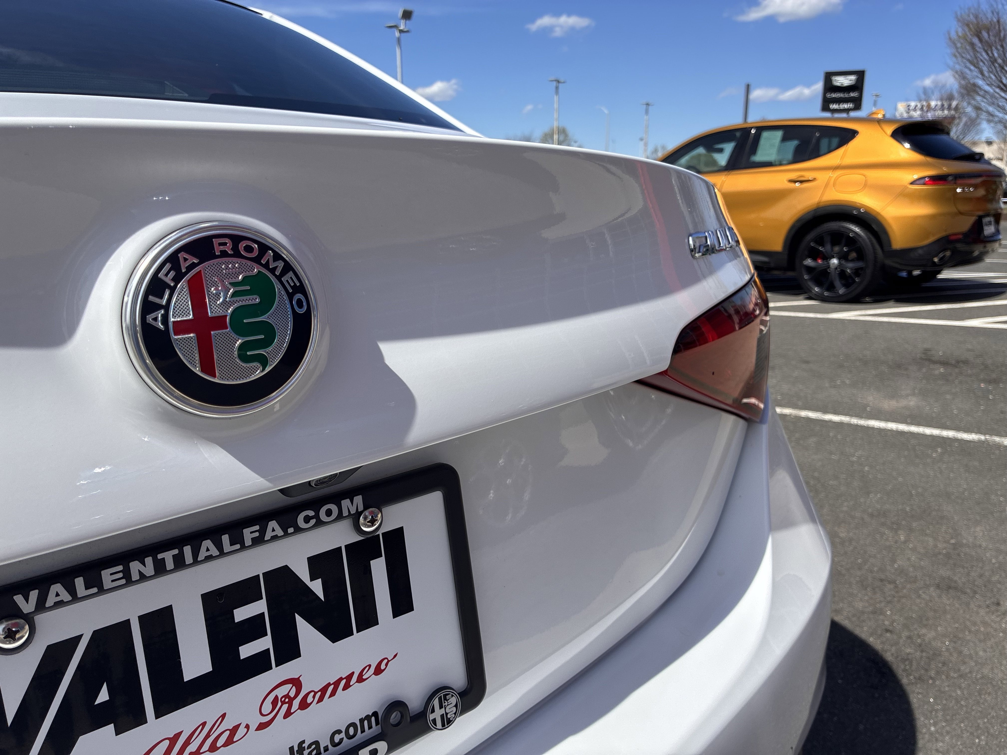 Used 2023 Alfa Romeo Giulia Veloce AWD/4WD image 12