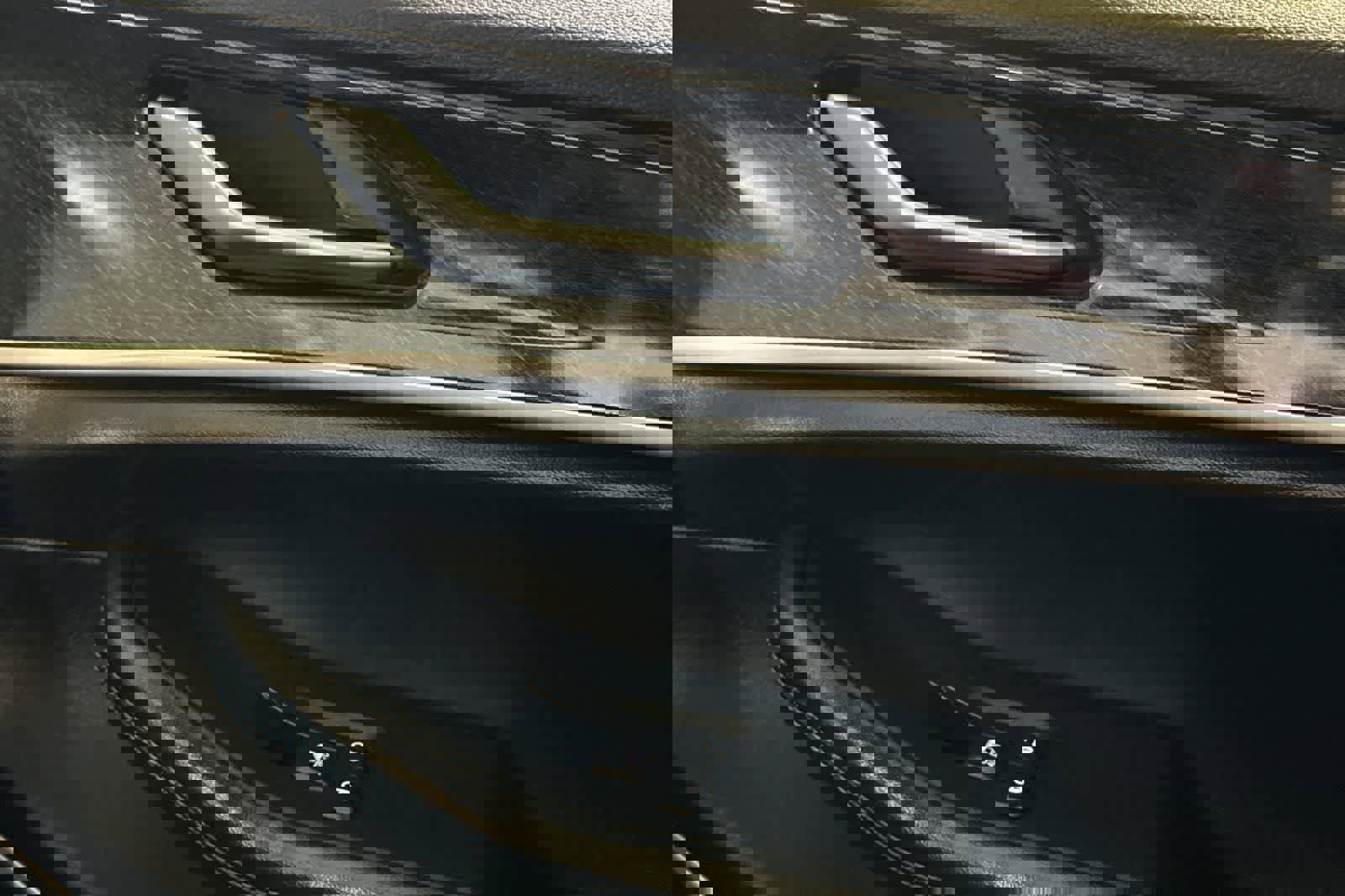 Used 2023 Jeep Grand Cherokee Trailhawk w/ Advanced Protech Group II image 21