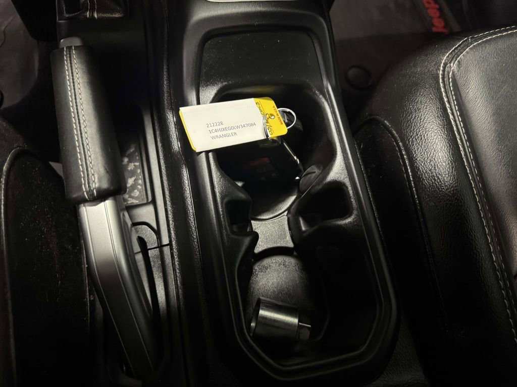 Used 2020 Jeep Wrangler Unlimited Sahara image 25