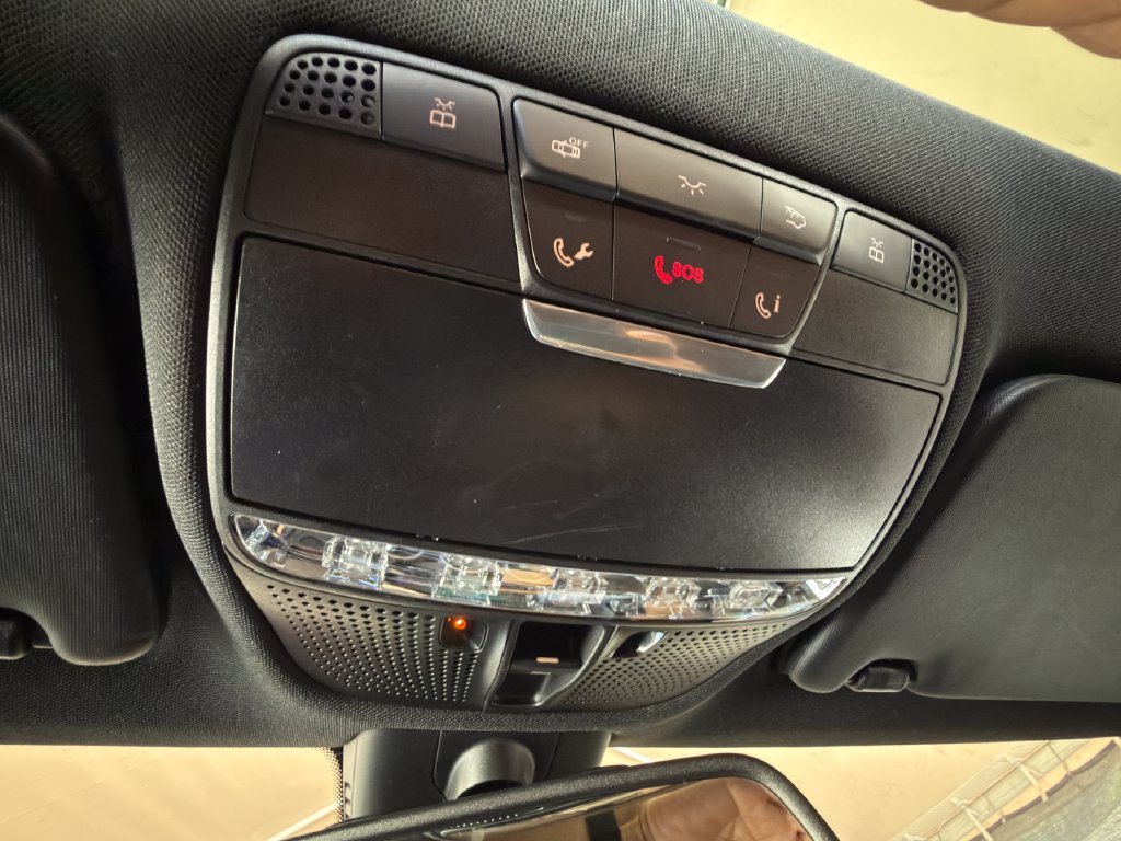 Used 2015 Mercedes-Benz C 300 Sedan image 32