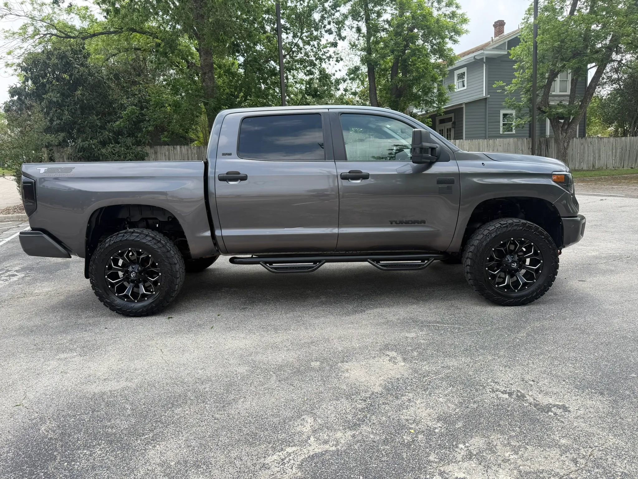 Used 2016 Toyota Tundra SR5 w/ SR5 Upgrade Package AWD/4WD image 4