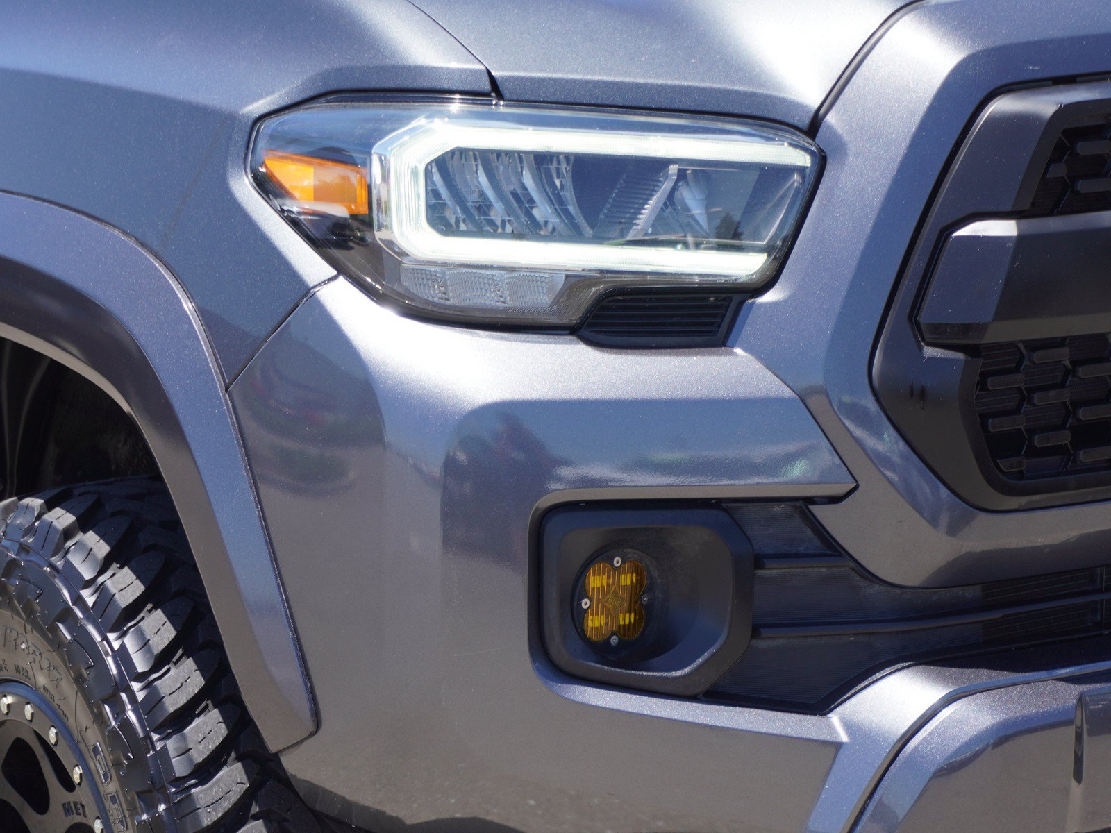Used 2020 Toyota Tacoma TRD Sport w/ Technology Package AWD/4WD image 3