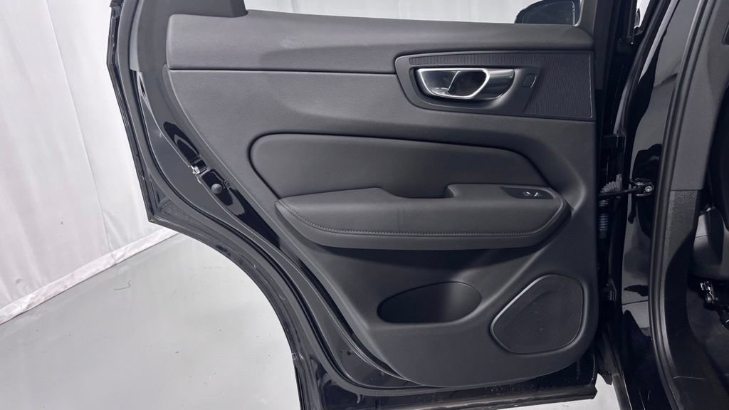 Certified 2026 Volvo XC60 B5 Plus AWD/4WD image 23