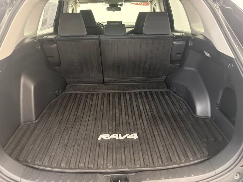 Used 2019 Toyota RAV4 XLE w/ Convenience Package AWD/4WD image 10