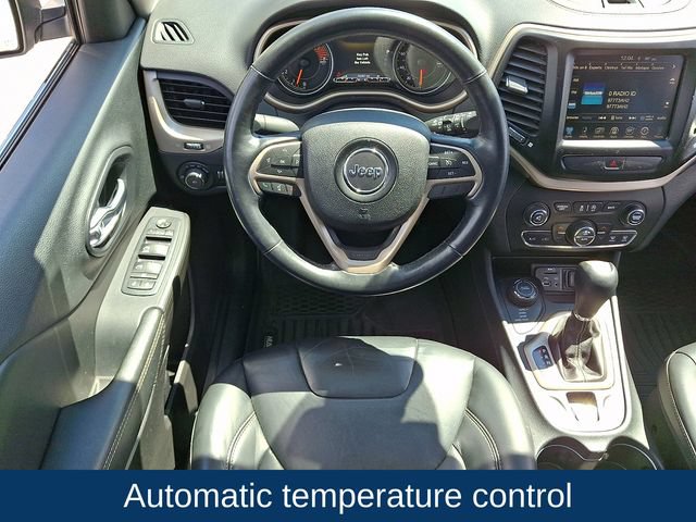 Used 2016 Jeep Cherokee Limited AWD/4WD image 3