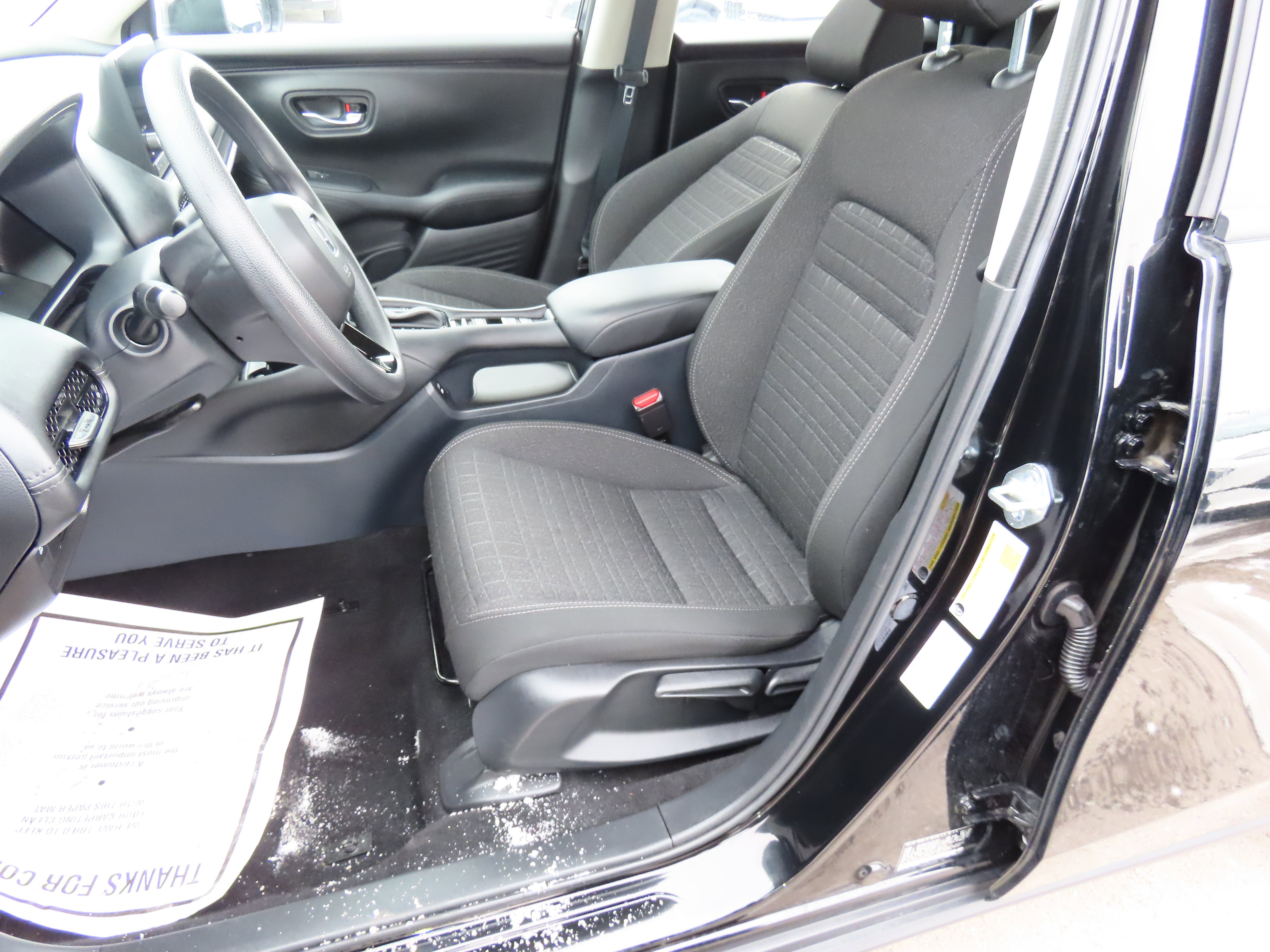 Used 2025 Honda HR-V LX image 37