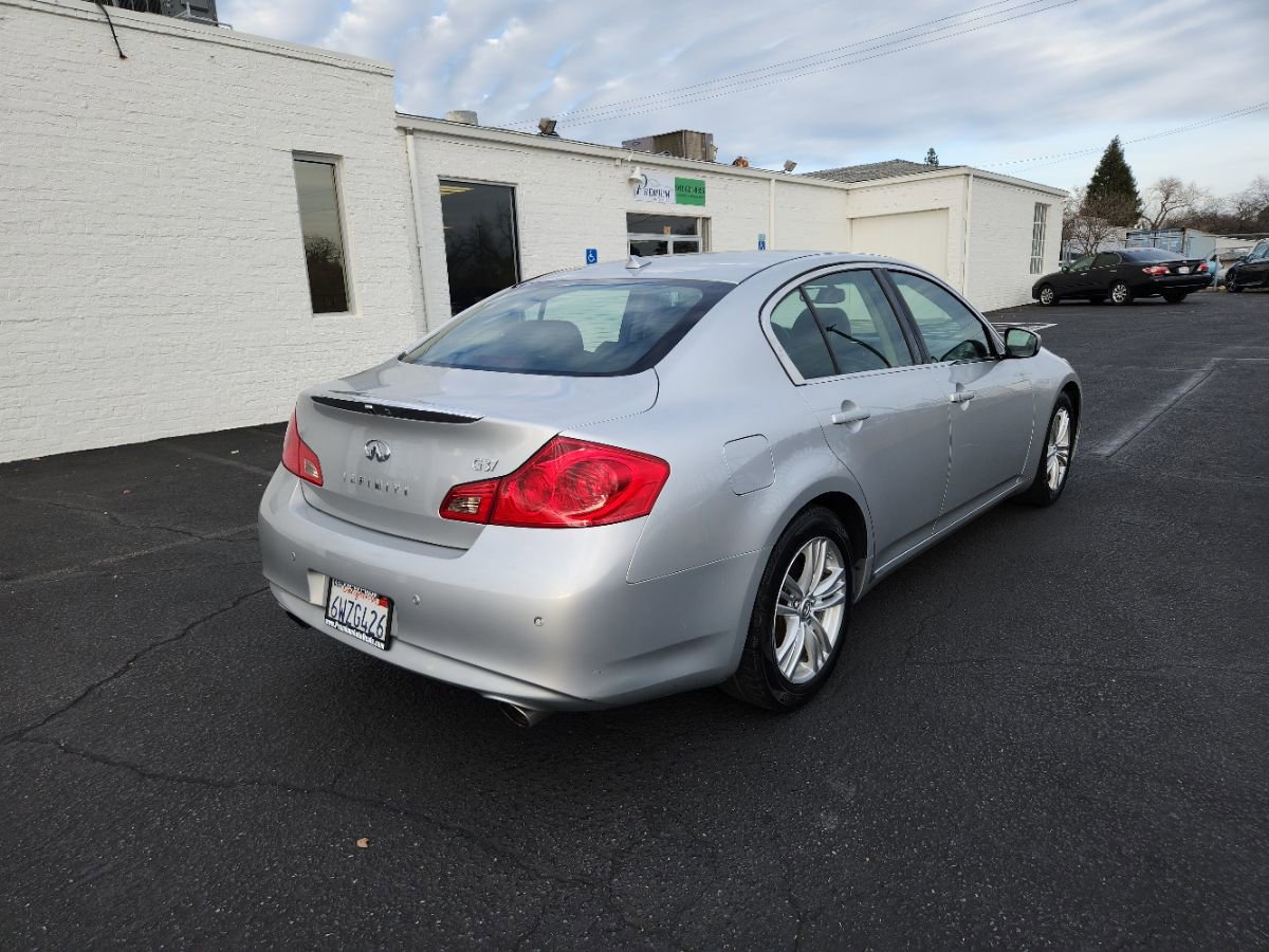 Used 2011 INFINITI G37 Journey w/ Premium Pkg image 5