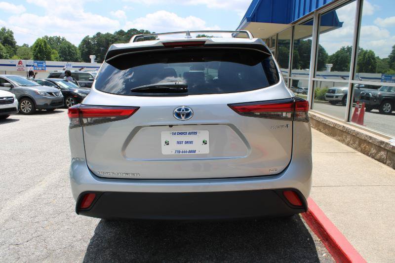 Used 2021 Toyota Highlander LE FWD image 5