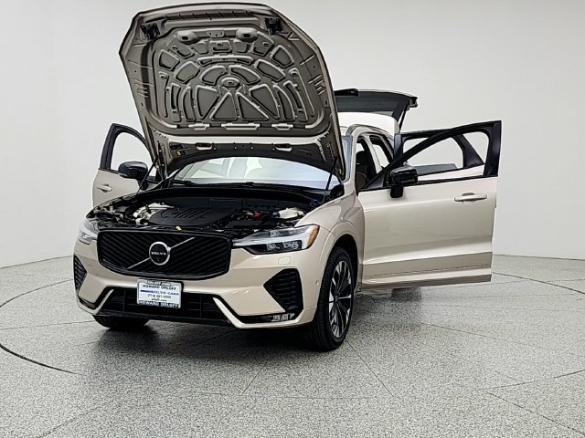 Certified 2026 Volvo XC60 B5 Plus AWD/4WD image 9