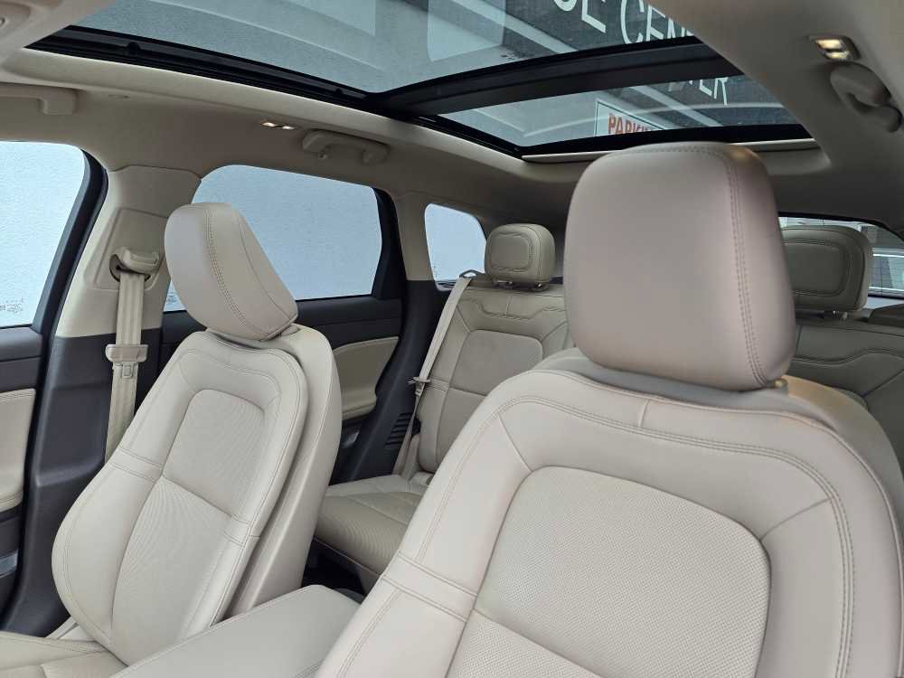 Used 2023 Lincoln Corsair Reserve w/ Equipment Group 201A image 32