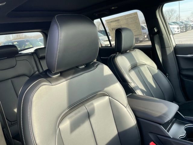 New 2026 Jeep Grand Cherokee Limited w/ Limited Altitude Package AWD/4WD image 29