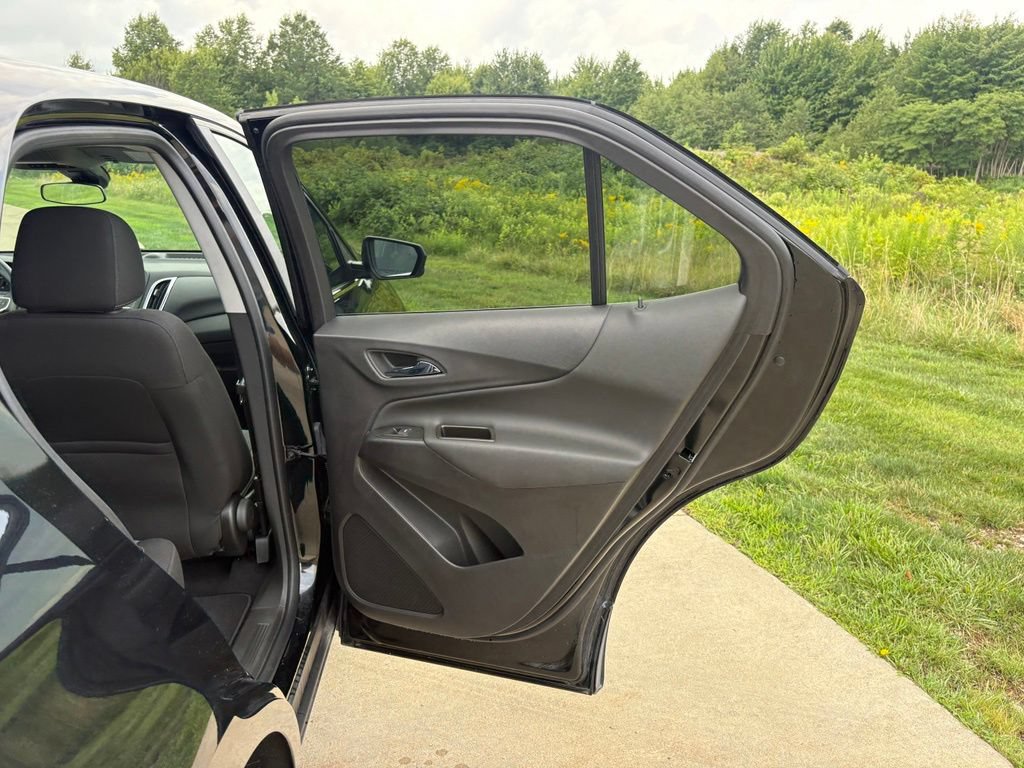 Used 2024 Chevrolet Equinox LT FWD image 32