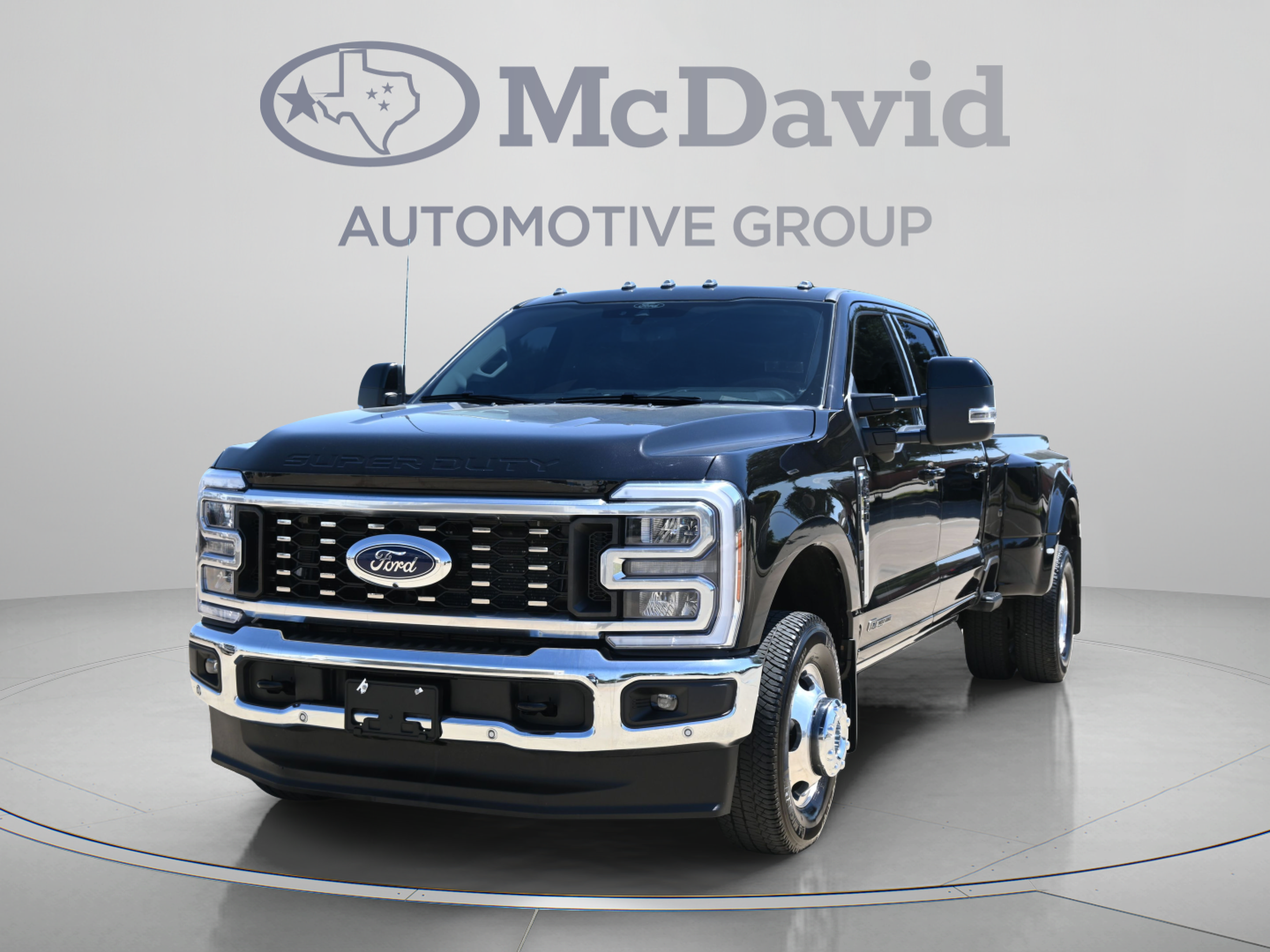 Used 2025 Ford F350 Lariat w/ Lariat Ultimate Package AWD/4WD image 2