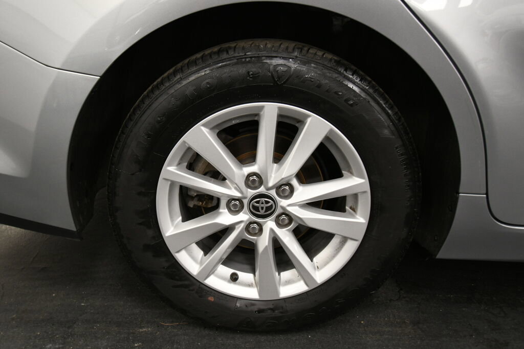 Certified 2025 Toyota Camry LE image 29