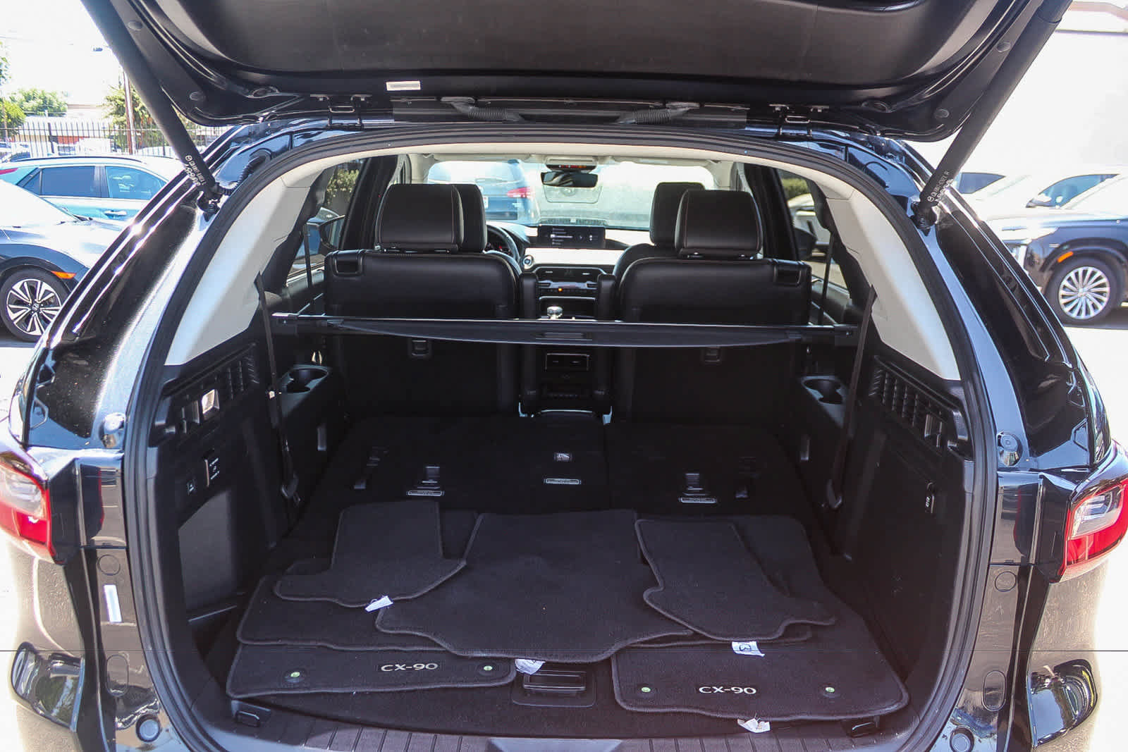 Used 2024 MAZDA CX-90 Plug-In Hybrid w/ Premium Pkg AWD/4WD image 34