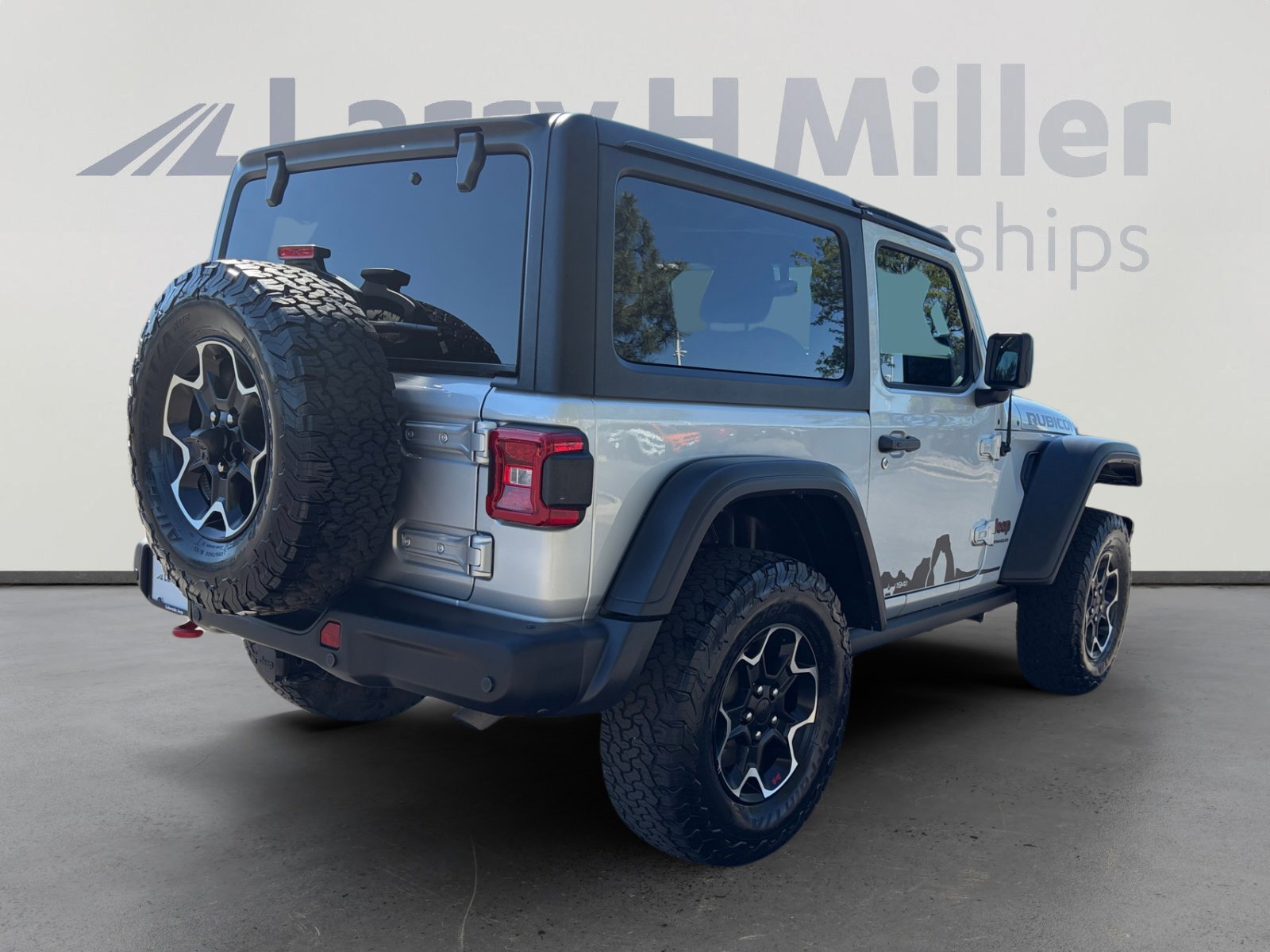 Used 2023 Jeep Wrangler Rubicon w/ Steel Bumper Group AWD/4WD image 5
