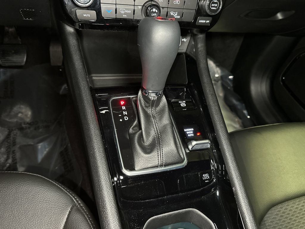 Used 2023 Jeep Compass Latitude AWD/4WD image 24