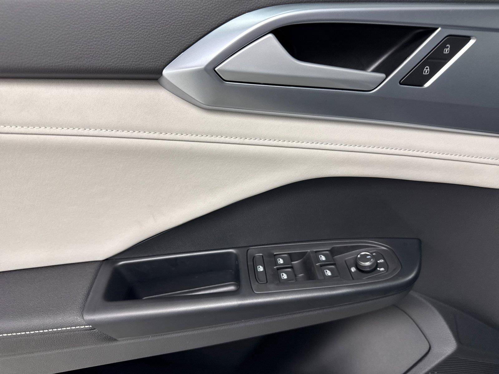 New 2026 Volkswagen Taos SE AWD/4WD image 10