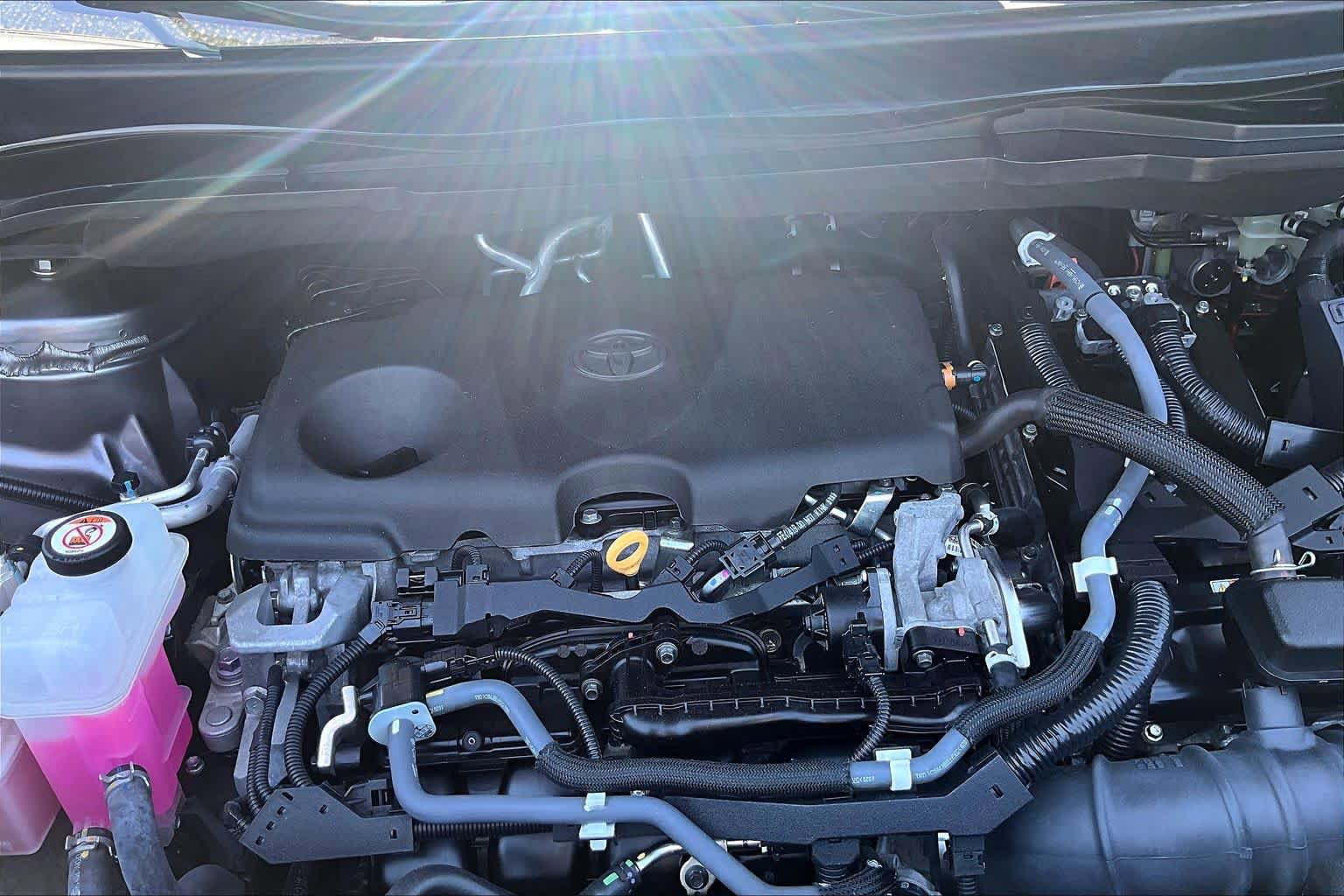 Used 2021 Toyota Sienna XLE w/ XLE Plus Package FWD image 32