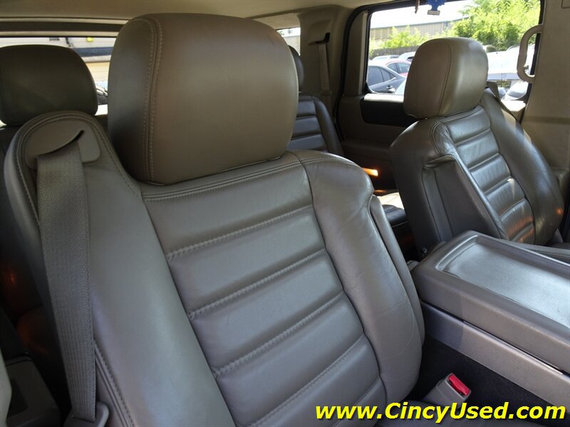 Used 2004 HUMMER H2 w/ Preferred Equipment Group AWD/4WD image 18