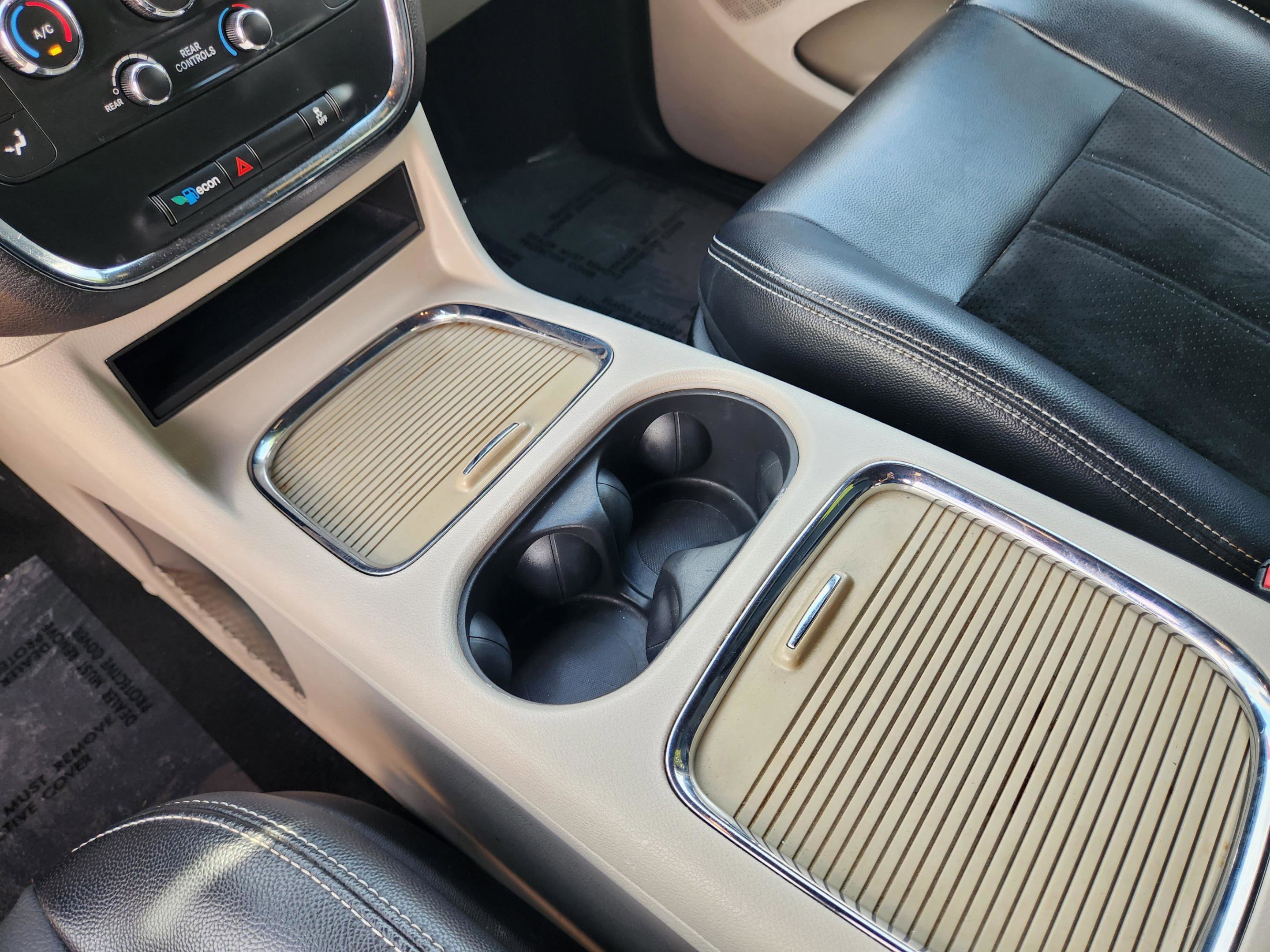 Used 2017 Dodge Grand Caravan SXT image 24