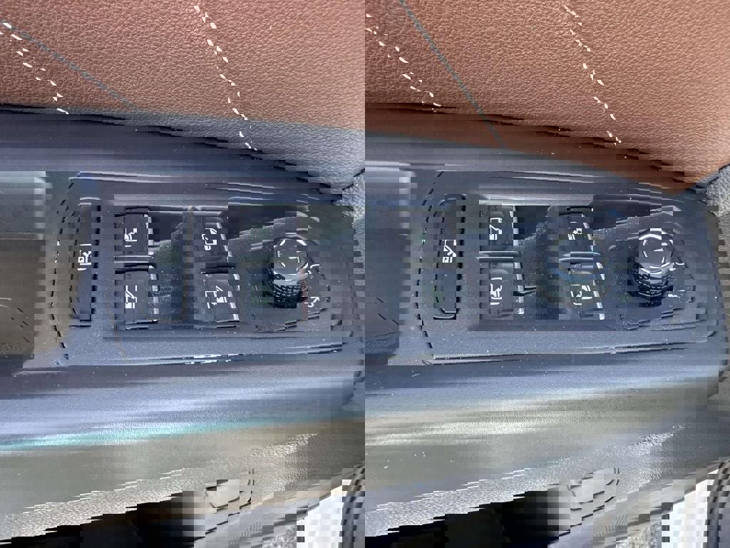 Used 2022 Volkswagen Atlas SEL AWD/4WD image 20