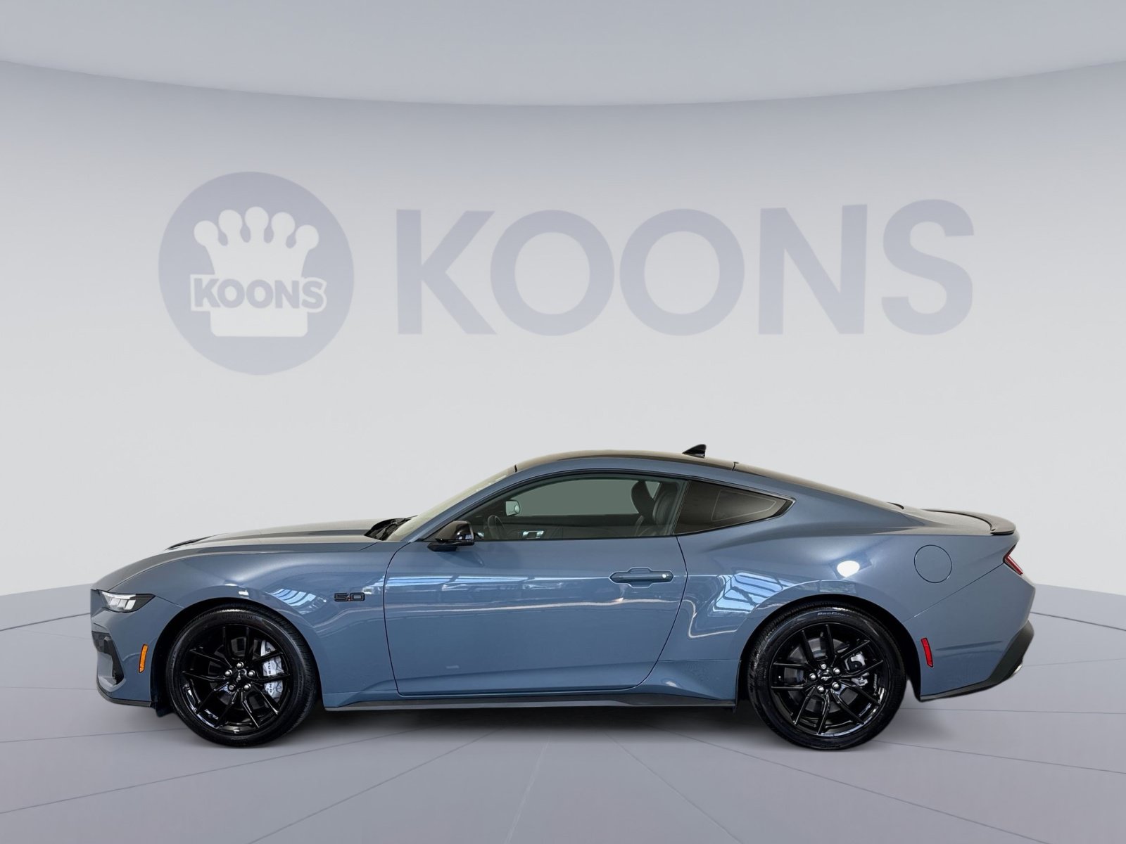 Used 2025 Ford Mustang GT Premium RWD image 2